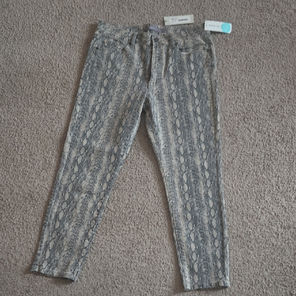 Just USA Black and Gray Snake Print Ankle Jeans